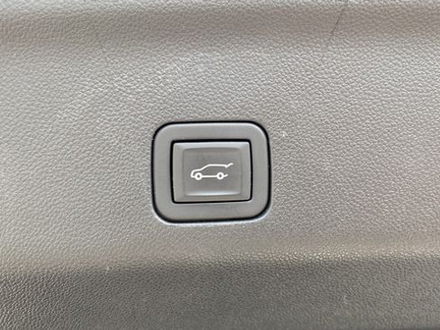 Used 2023 GMC Yukon Denali AWD/4WD image 31