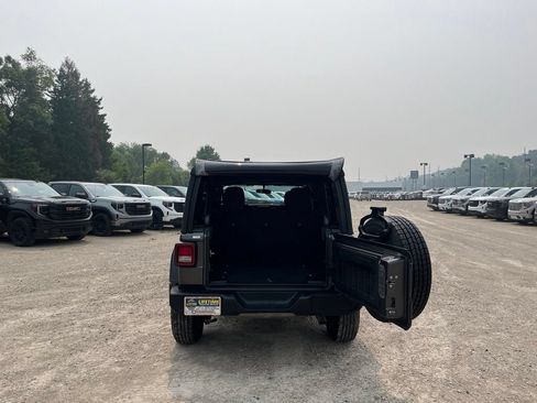 Used 2023 Jeep Wrangler Unlimited Sport AWD/4WD image 10