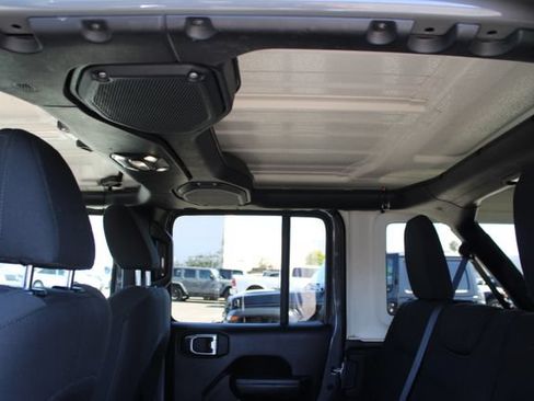 Used 2022 Jeep Wrangler Unlimited Sport AWD/4WD image 34