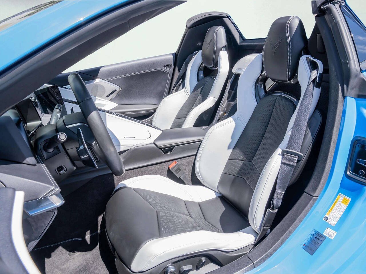 Used 2024 Chevrolet Corvette Stingray Preferred Conv w/ Z51 Performance Package RWD image 29