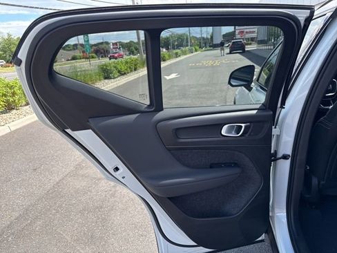 Used 2025 Volvo XC40 B5 Plus AWD/4WD image 15