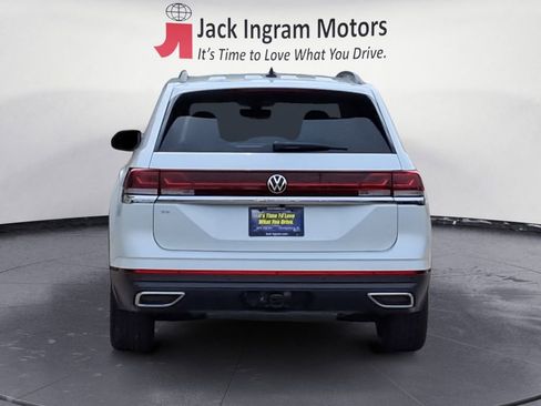 Certified 2026 Volkswagen Atlas SE w/ Panoramic Sunroof Package FWD image 4