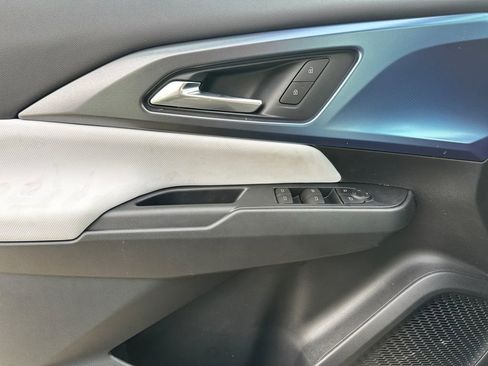 New 2026 Chevrolet Equinox EV LT image 11