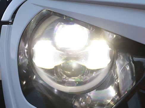 Used 2022 Jeep Wrangler Unlimited Sahara image 32