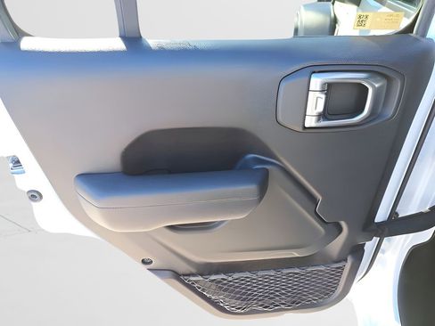 Used 2023 Jeep Wrangler Unlimited Sport image 7