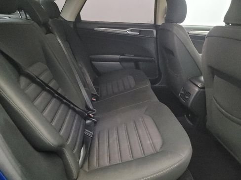 Used 2017 Ford Fusion SE w/ Fusion SE Technology Package image 19