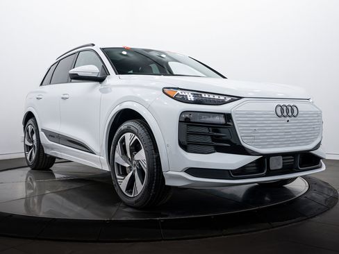 Certified 2025 Audi Q6 e-tron Premium Plus image 2