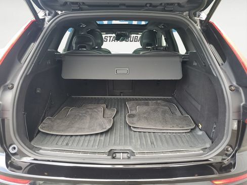 Used 2018 Volvo XC60 T6 R-Design w/ Convenience Package AWD/4WD image 16