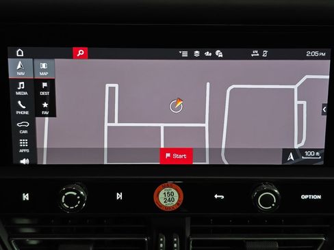 Certified 2026 Porsche Macan AWD/4WD image 18