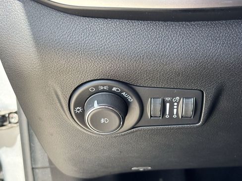 Used 2025 Jeep Compass Limited AWD/4WD image 29