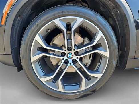 Certified 2024 BMW X5 xDrive40i w/ Premium Package AWD/4WD image 24
