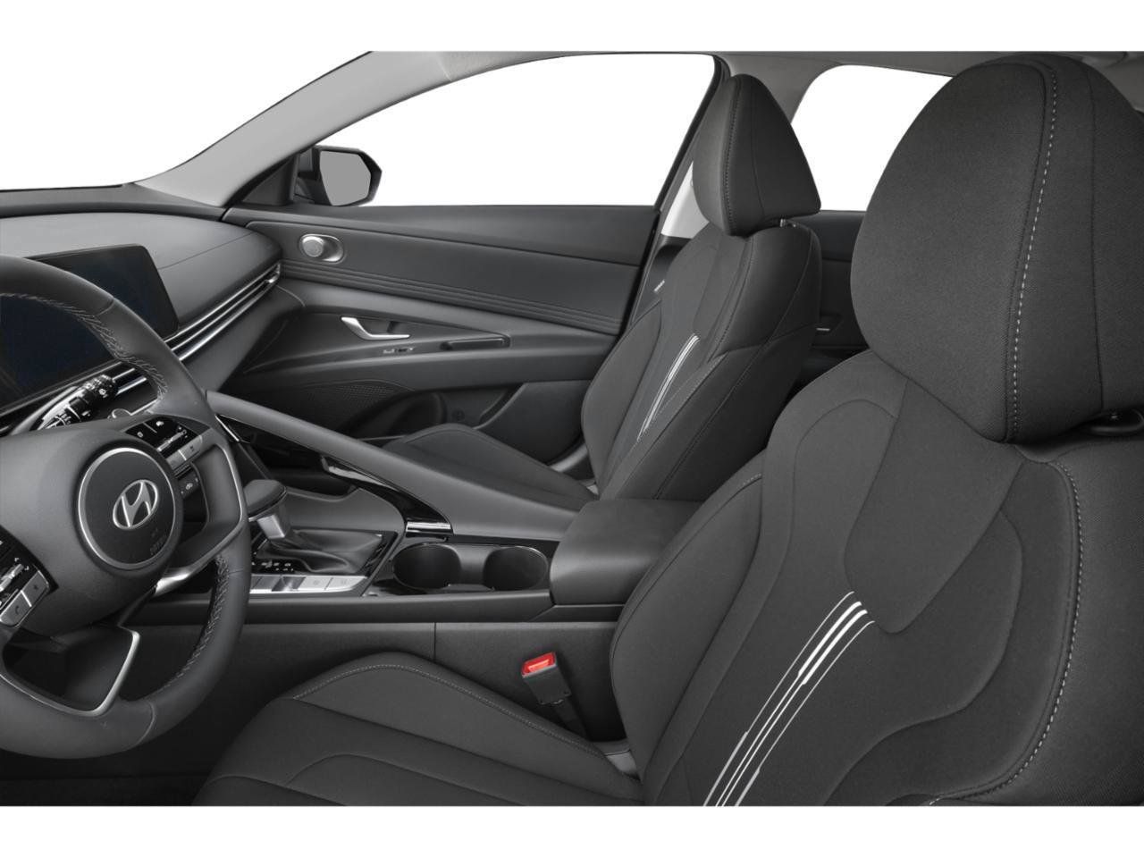 Used 2025 Hyundai Elantra SEL FWD image 4