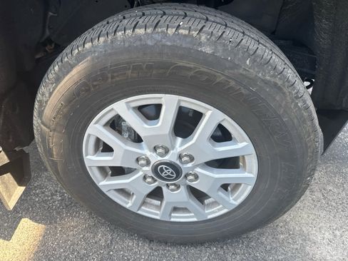 Used 2024 Toyota Tacoma SR AWD/4WD image 4