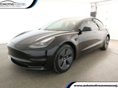 Used 2021 Tesla Model 3 Standard Range Plus image 1