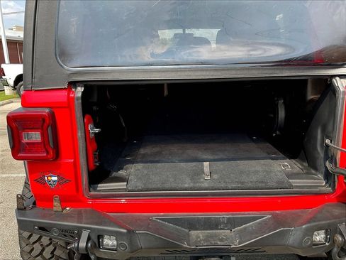Used 2019 Jeep Wrangler Unlimited Rubicon AWD/4WD image 36