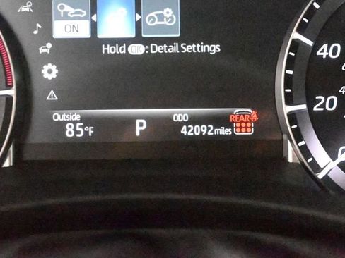 Used 2024 Toyota Highlander LE image 16