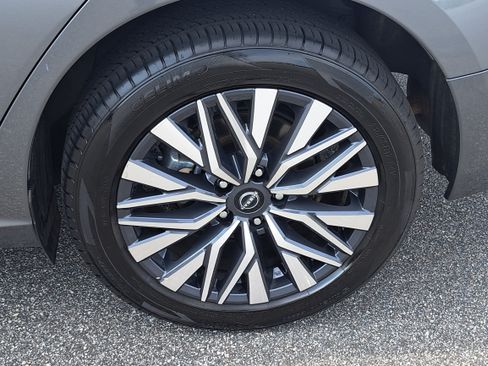 Used 2025 Nissan Altima 2.5 SV AWD/4WD image 33