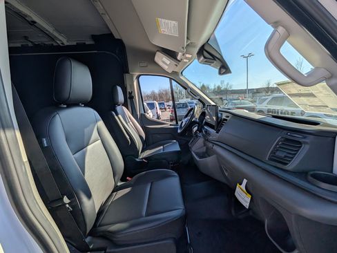 New 2026 Ford Transit 250 148 Medium Roof w/ Load Area Protection Package RWD image 6