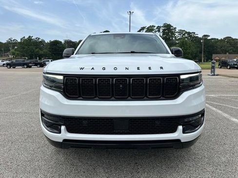 Used 2023 Jeep Wagoneer Series II RWD image 2
