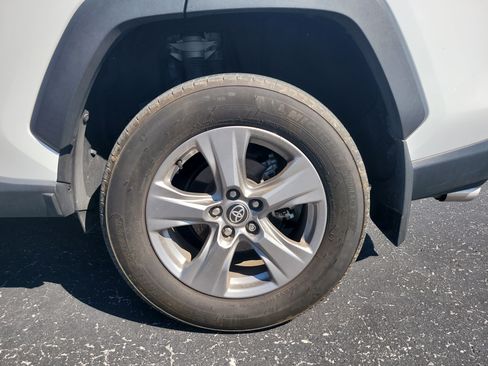 Used 2024 Toyota RAV4 XLE w/ Convenience Package FWD image 10