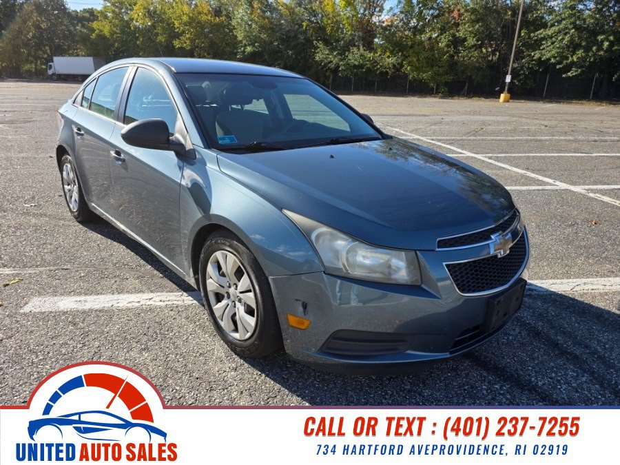 Used 2012 Chevrolet Cruze LS w/ Connectivity Package FWD image 6