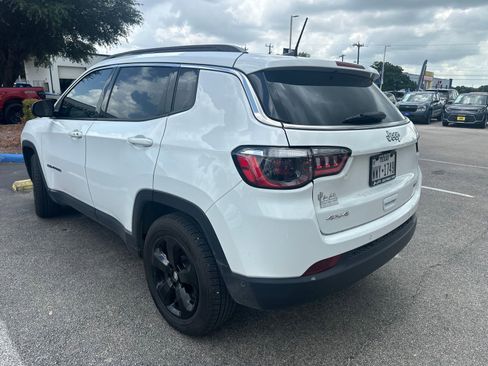 Used 2022 Jeep Compass Latitude w/ Convenience Group AWD/4WD image 2