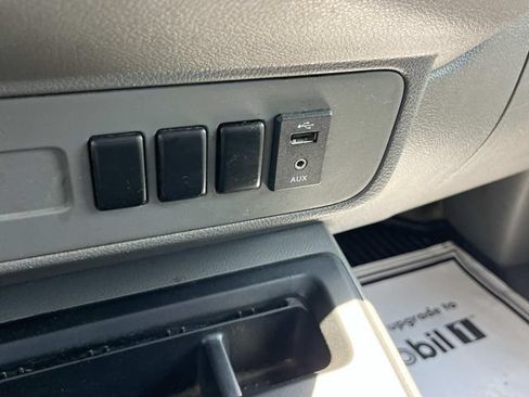 Used 2018 Nissan NV 3500 S RWD image 28