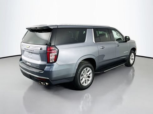 Used 2022 Chevrolet Suburban Premier AWD/4WD image 7