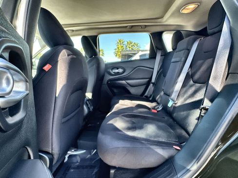 Used 2016 Jeep Cherokee 75th Anniversary image 19