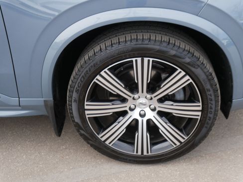 Used 2022 Volvo XC90 T8 Inscription image 9