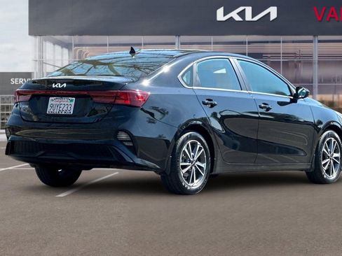 Used 2022 Kia Forte LXS image 4