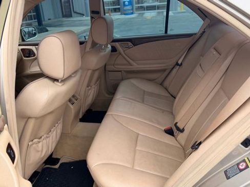 Used 2000 Mercedes-Benz E 320 Sedan image 11