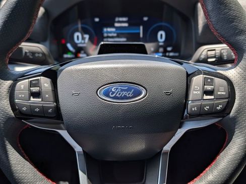 Used 2025 Ford Explorer ST-Line AWD/4WD image 28