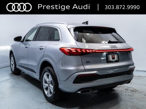 Used 2025 Audi Q5 Premium w/ Convenience Package AWD/4WD image 3