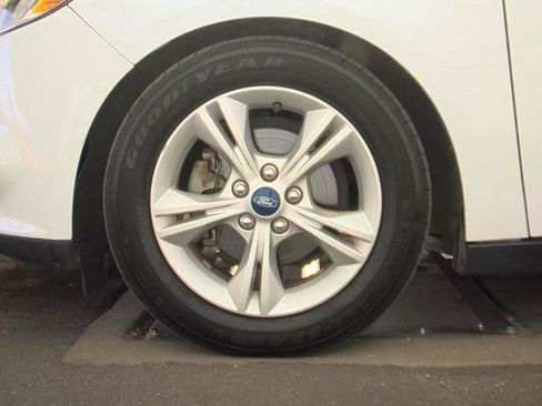 Used 2014 Ford Focus SE FWD image 7