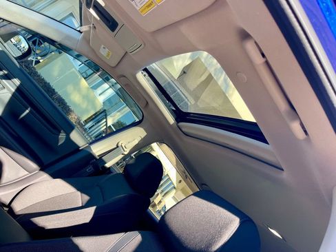 Used 2024 Honda CR-V EX image 17