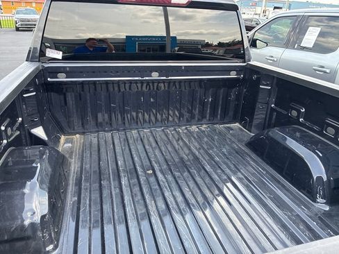 Used 2022 Chevrolet Silverado 1500 LT AWD/4WD image 18