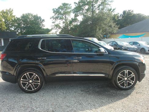 Used 2019 GMC Acadia Denali w/ Technology Package FWD image 4