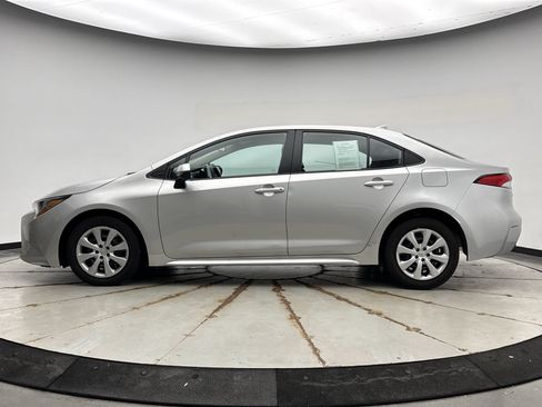 Used 2023 Toyota Corolla LE FWD image 2