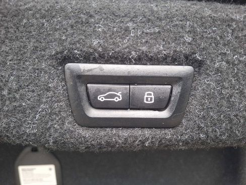 Used 2025 BMW i5 xDrive40 w/ Premium Package image 29