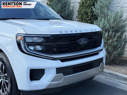 Used 2025 Ford Expedition Max Platinum AWD/4WD image 14