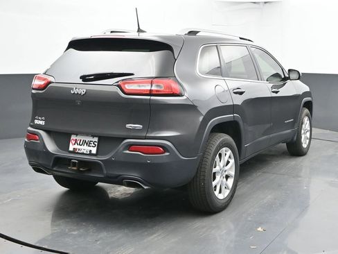 Used 2016 Jeep Cherokee Latitude w/ Comfort/Convenience Group AWD/4WD image 10