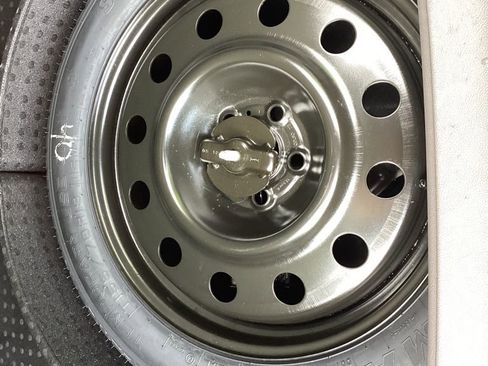 Used 2022 Lincoln Nautilus Reserve w/ Equipment Group 201A image 12