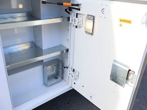 Used 2023 GMC Savana 3500 w/ Power Convenience Package image 28