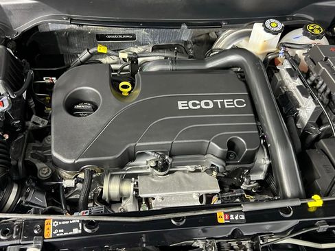 Used 2022 Chevrolet Equinox LT image 32