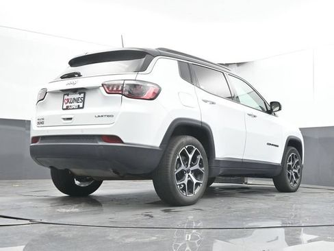 Used 2025 Jeep Compass Limited AWD/4WD image 42