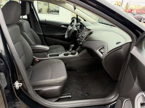 Used 2016 Chevrolet Cruze LT w/ Convenience Package image 23