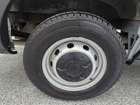 Used 2018 Ford Transit 250 148 Medium Roof RWD image 27
