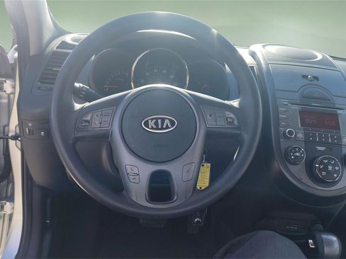 Used 2010 Kia Soul + image 13