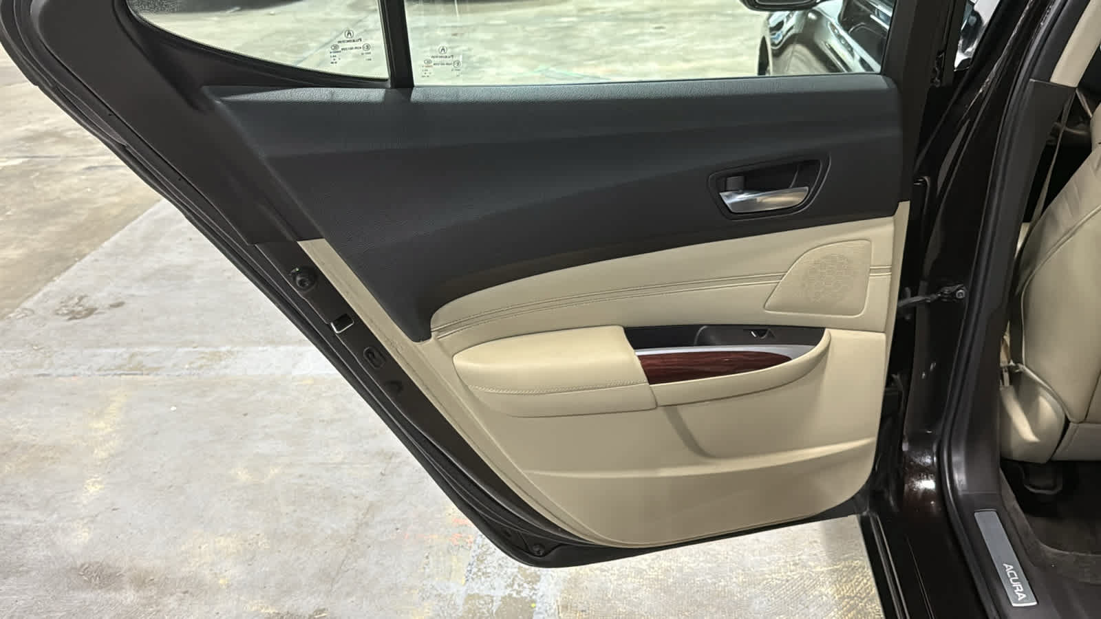 Used 2015 Acura TLX w/ Technology Package FWD image 20